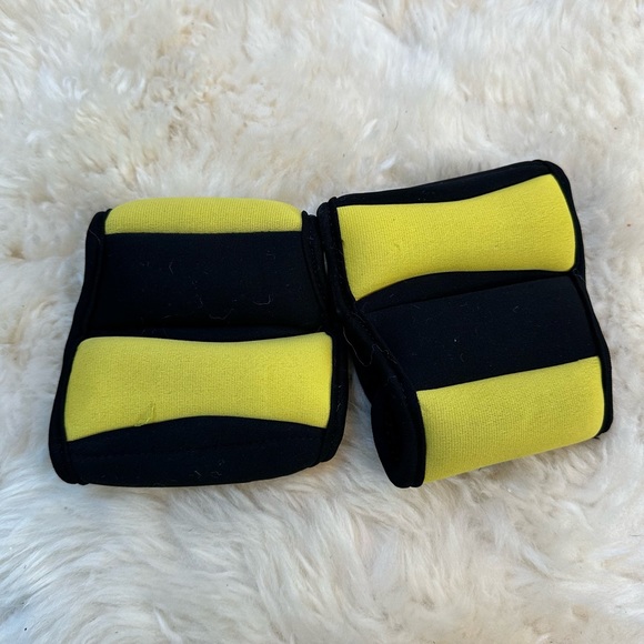 Beachbody 1lb. Ankle Wrist Weights - Picture 3 of 7
